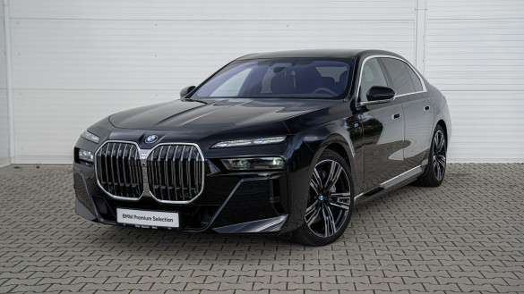 BMW 750e xDrive Sedan